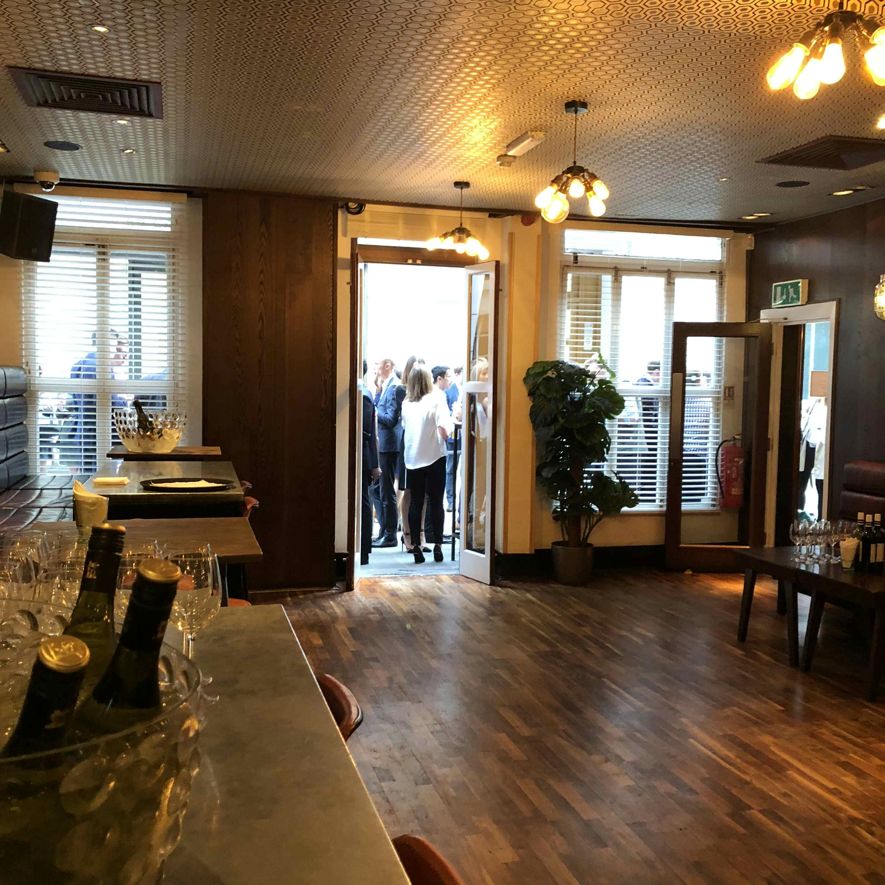 Hire Cocktail Lounge, Patch St. Paul's, London • HeadBox